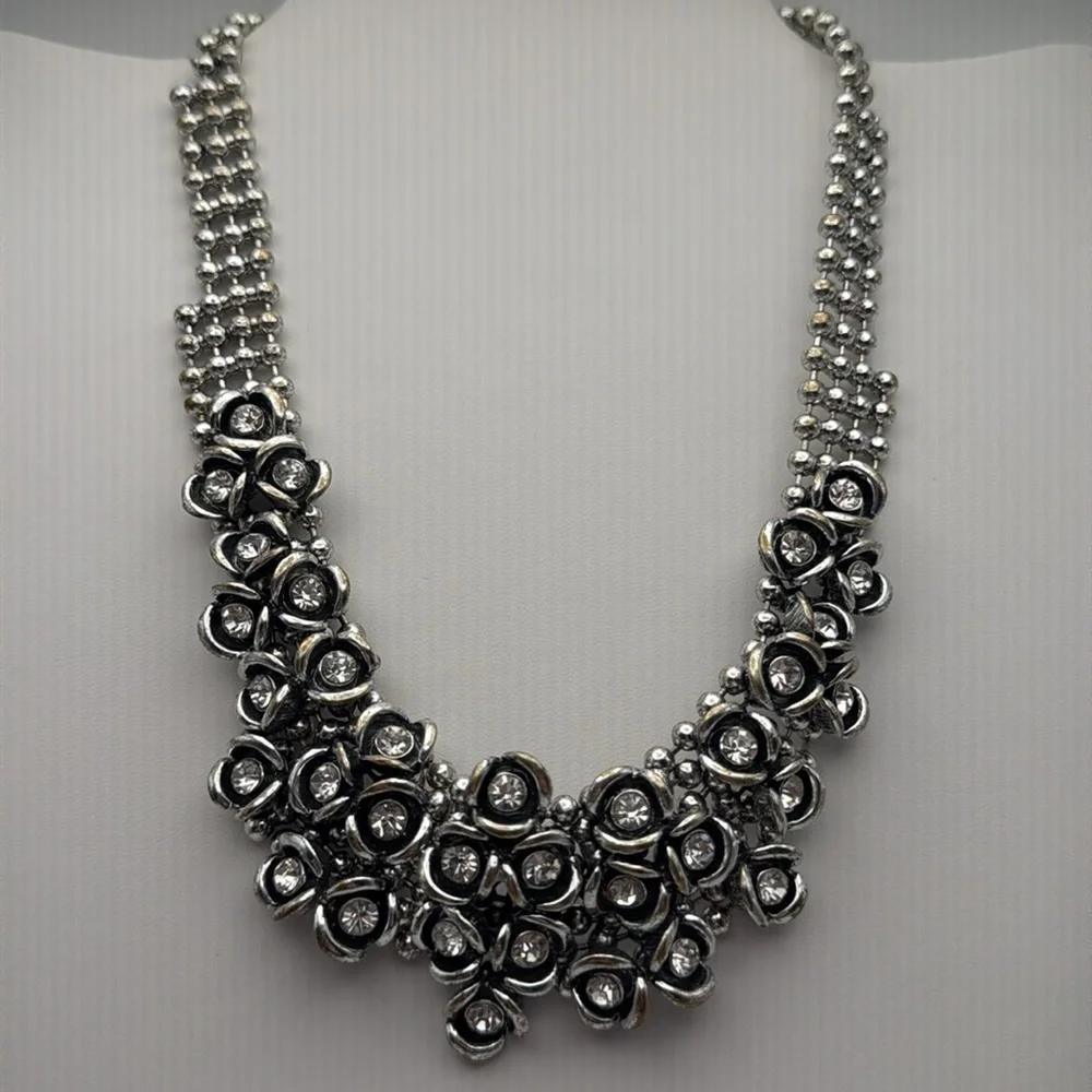 Silver tone chunky rhinestone cluster statement bib necklace y2K artsy art deco